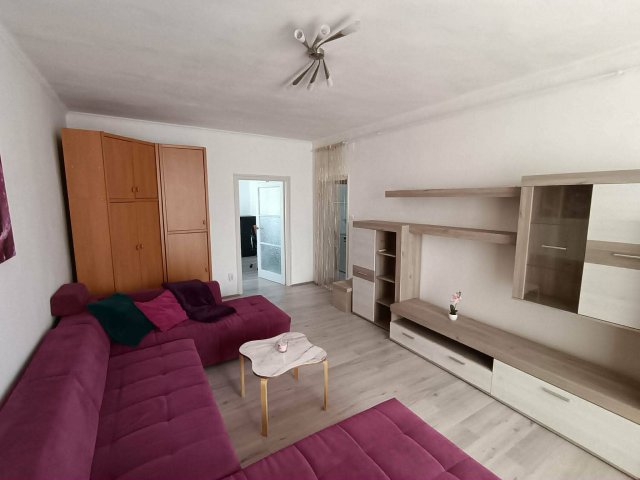 Kiadó téglalakás, albérlet, Pécsett 180 E Ft / hó, 2 szobás