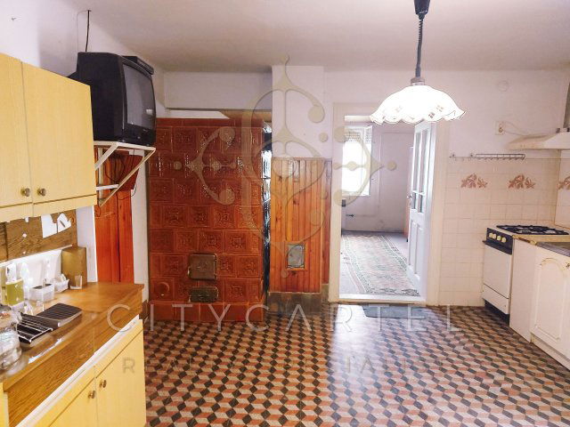Eladó családi ház, Dunaföldváron 17.8 M Ft, 2 szobás