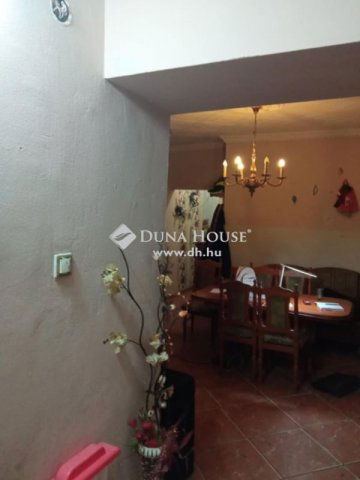 Eladó családi ház, Dombrádon 6.5 M Ft, 2 szobás