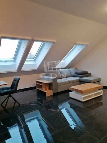 Kiadó téglalakás, albérlet, Szegeden 300 E Ft / hó, 2 szobás