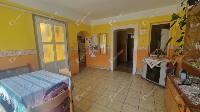 Eladó családi ház, Etén 37 M Ft, 3 szobás