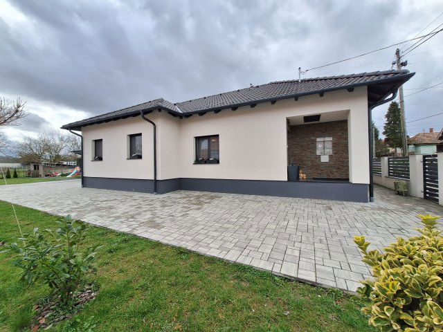 Eladó családi ház, Karmacson 88.5 M Ft, 4 szobás
