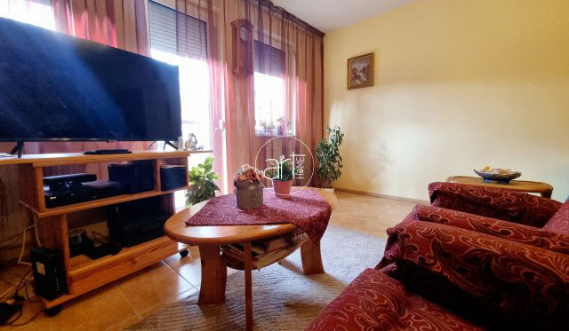 Eladó téglalakás, Szegeden 67.9 M Ft, 1+2 szobás