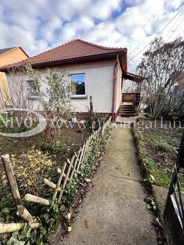 Eladó családi ház, Balatonalmádiban 99.9 M Ft, 2+1 szobás