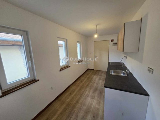 Eladó téglalakás, Budapesten, XX. kerületben 34.9 M Ft, 1 szobás