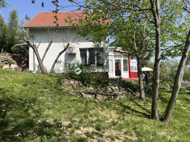 Eladó családi ház, Zsámbékon 89.99 M Ft, 3 szobás