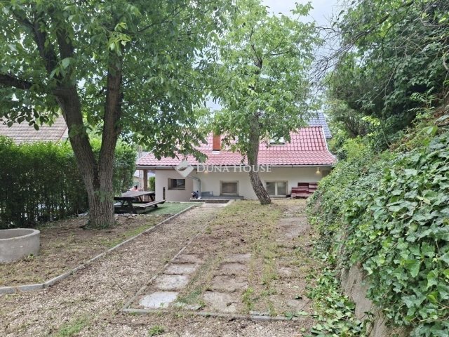 Eladó családi ház, Kulcson 29.9 M Ft, 1 szobás
