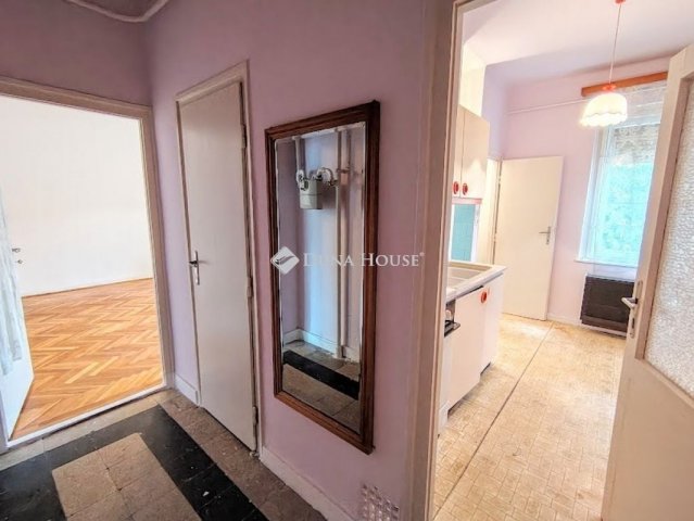 Eladó téglalakás, Békéscsabán 22.5 M Ft, 1 szobás