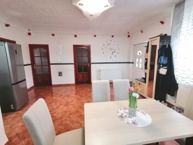 Eladó családi ház, Pusztaszabolcson 76.9 M Ft, 2 szobás
