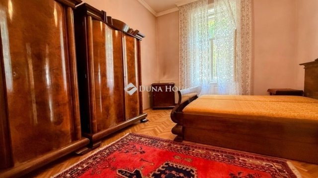 Eladó családi ház, Budapesten, XVI. kerületben 360 M Ft