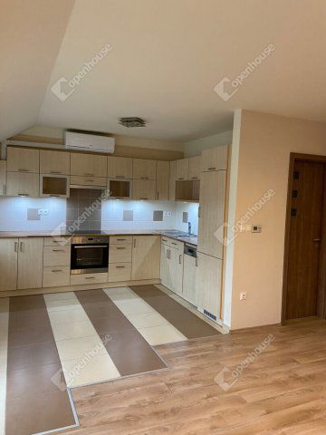 Eladó téglalakás, Győrött 69.9 M Ft, 2 szobás