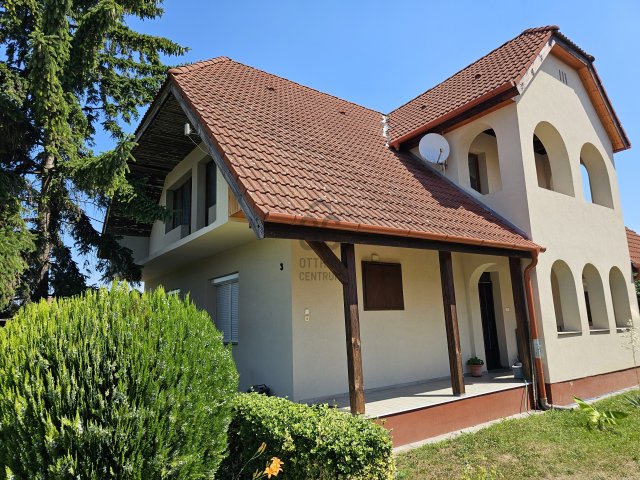 Eladó családi ház, Látrányon 64.9 M Ft, 4 szobás