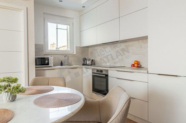 Kiadó téglalakás, albérlet, VI. kerületben, Vörösmarty utcában