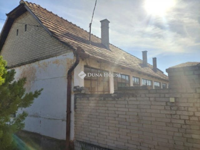 Eladó családi ház, Sükösdön 7.5 M Ft, 4 szobás