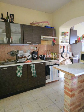 Eladó téglalakás, Pécsett 19.9 M Ft, 1 szobás