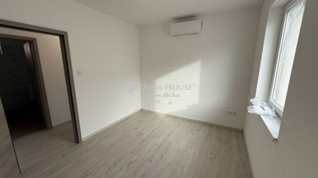 Eladó családi ház, Kecskeméten 69.99 M Ft, 5 szobás