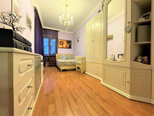 Eladó üzlethelyiség, Győrött 385 M Ft / költözzbe.hu