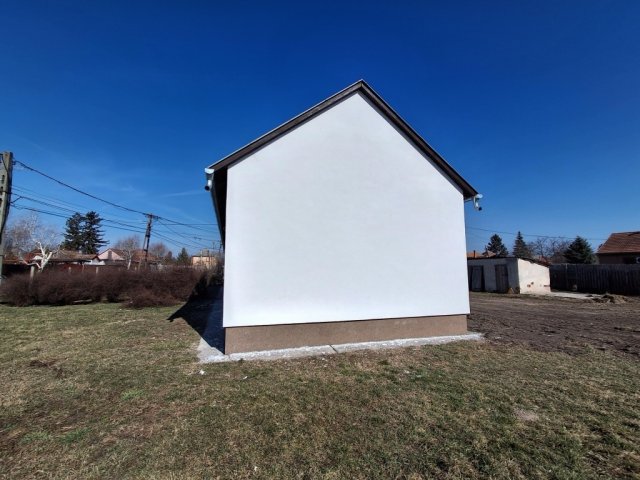 Eladó téglalakás, Komáromban 41.5 M Ft, 3+1 szobás