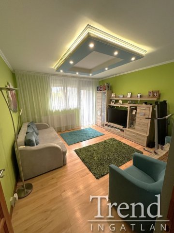 Eladó panellakás, Dunaújvárosban 42.9 M Ft, 1 szobás