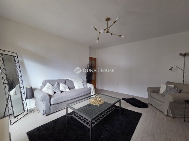 Eladó téglalakás, Törökszentmiklóson, Fadrusz János utcában