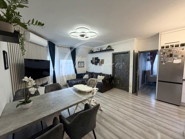 Eladó téglalakás, Pécsett, Pellérdi úton 59.9 M Ft, 2+1 szobás