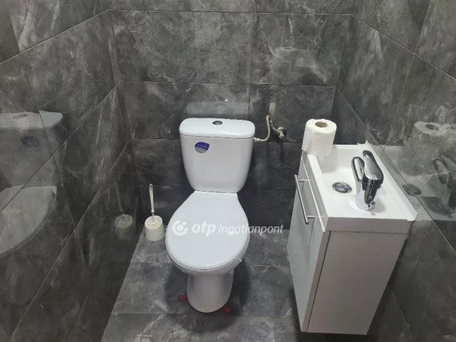 Eladó családi ház, Érden 117 M Ft, 6 szobás