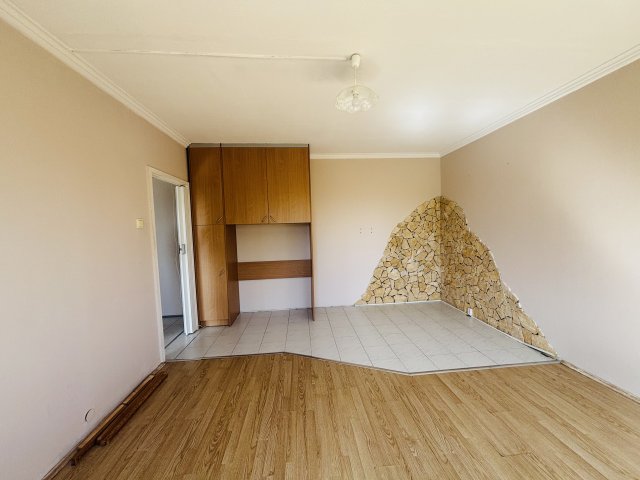 Kiadó panellakás, albérlet, Cegléden 120 E Ft / hó, 2 szobás