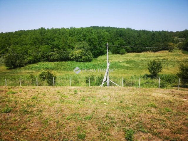 Eladó telek, Tinnyén 26 M Ft / költözzbe.hu