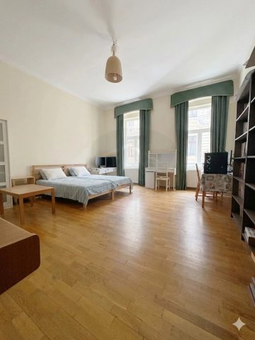 Eladó téglalakás, Budapesten, VI. kerületben 129 M Ft