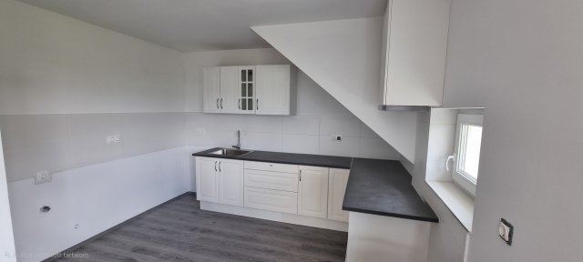 Kiadó téglalakás, albérlet, Telkin 290 E Ft / hó, 2+2 szobás