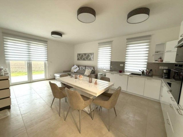 Eladó családi ház, Kecskeméten 119 M Ft, 4 szobás