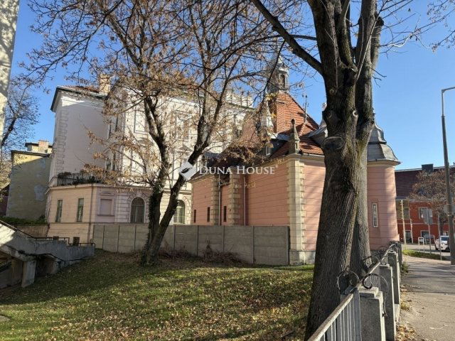 Eladó téglalakás, Győrött 89.9 M Ft, 3 szobás