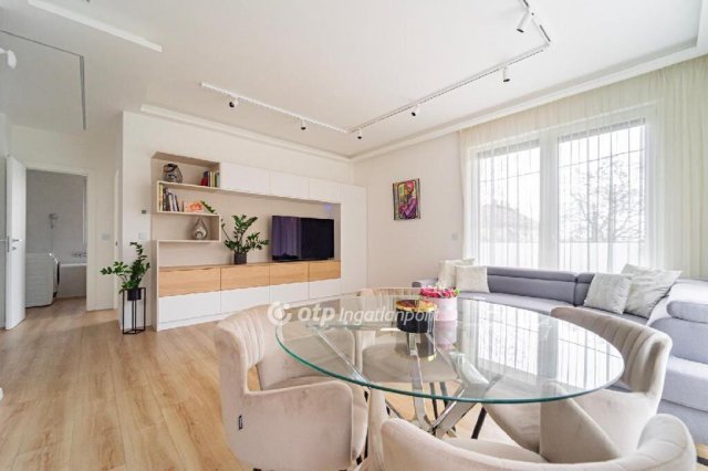 Eladó téglalakás, Budapesten, XII. kerületben 217 M Ft, 3 szobás