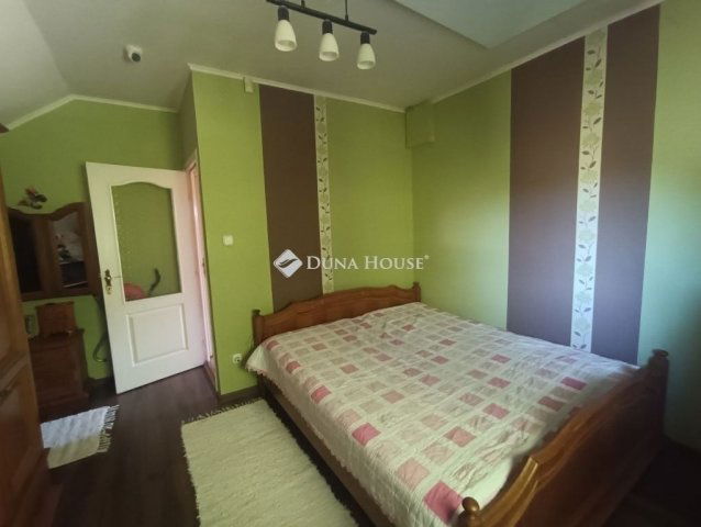 Eladó családi ház, Dunaharasztin 109.9 M Ft, 4 szobás