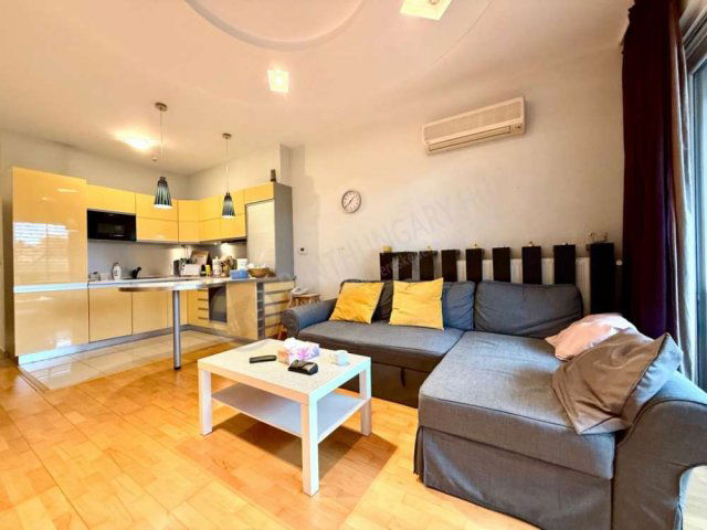 Eladó téglalakás, Budapesten, III. kerületben, Nánási úton