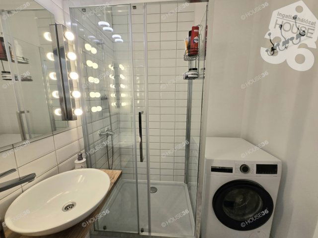 Eladó panellakás, Kecskeméten 51.5 M Ft, 3 szobás