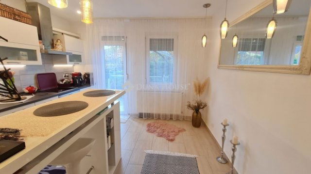 Eladó téglalakás, Hévízen 54 M Ft, 2 szobás