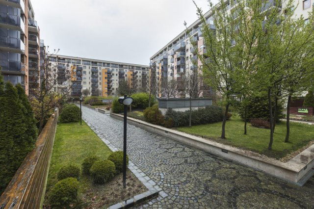 Eladó garázs, Budapesten, III. kerületben 12.5 M Ft