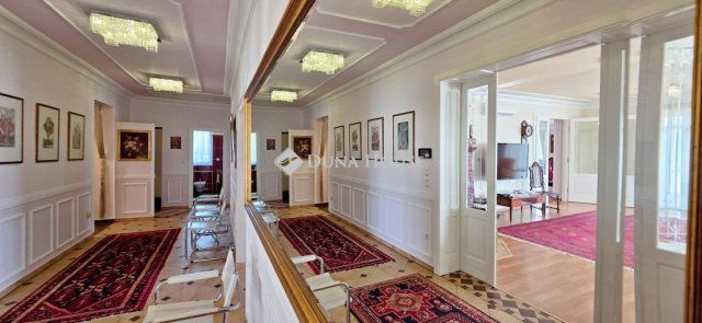 Eladó családi ház, Sitkén 350 M Ft, 4 szobás