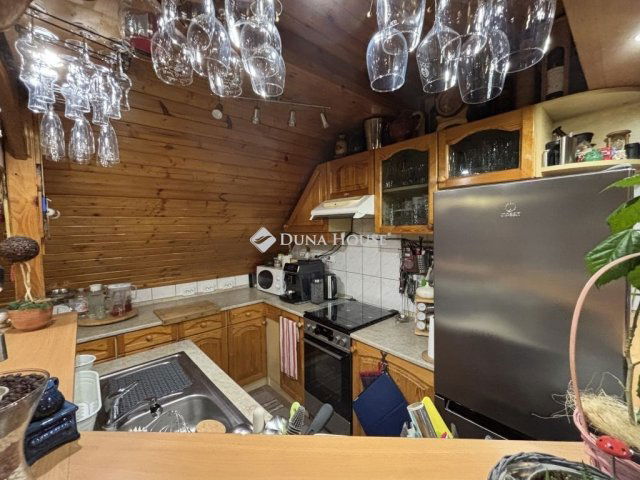 Eladó családi ház, Dunavarsányban 95 M Ft, 7 szobás