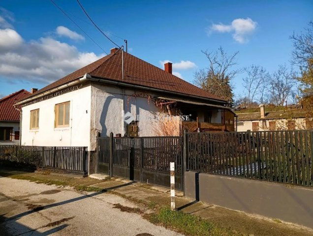 Eladó családi ház, Bajnán, Táncsics Mihály utcában 45.9 M Ft