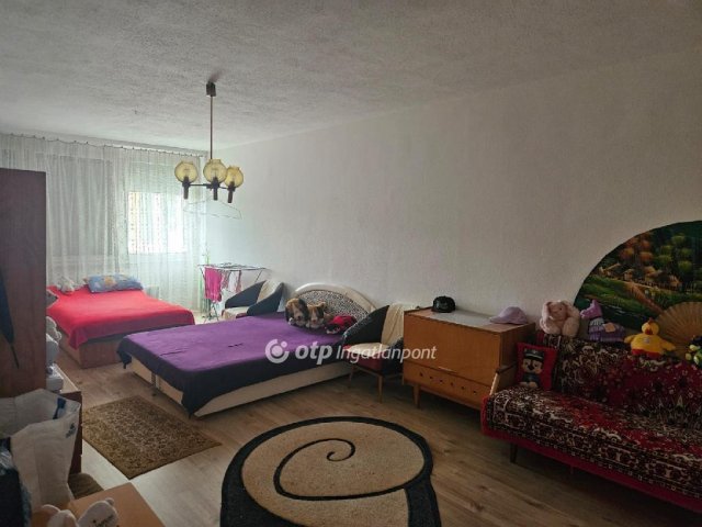 Eladó téglalakás, Egerben 38.99 M Ft, 2 szobás
