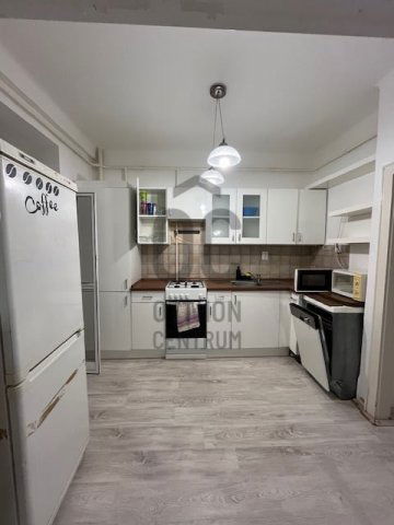 Eladó téglalakás, Pécsett 46.99 M Ft, 3 szobás