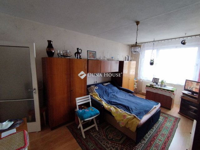 Eladó panellakás, Budapesten, XV. kerületben, Drégelyvár utcában