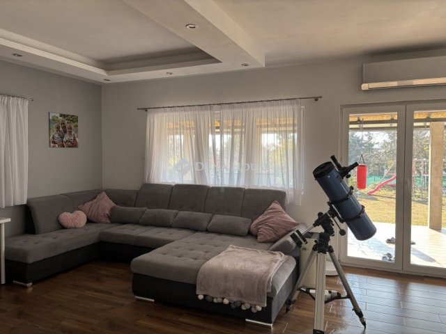 Eladó családi ház, Balatonkenesén 146.5 M Ft, 4 szobás