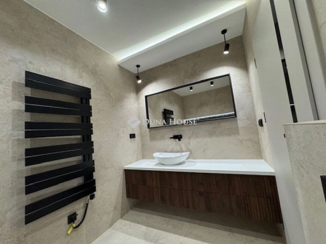 Eladó ikerház, Debrecenben 200 M Ft, 4 szobás