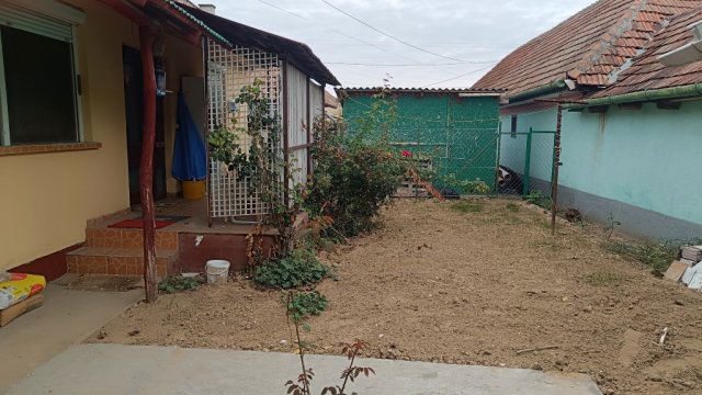 Eladó családi ház, Úrin 49.9 M Ft, 4 szobás