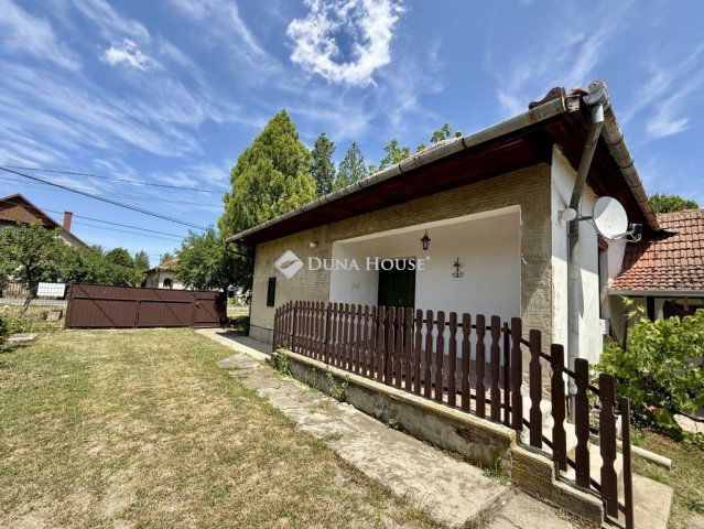 Eladó családi ház, Békésen 22.9 M Ft, 2 szobás