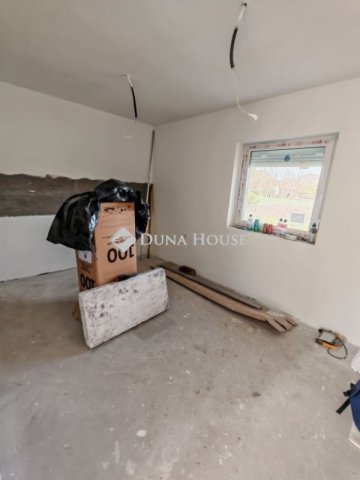 Eladó ikerház, Pilisen 40 M Ft, 2 szobás / költözzbe.hu