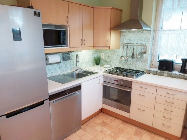 Eladó családi ház, Bőn 94.5 M Ft, 6 szobás